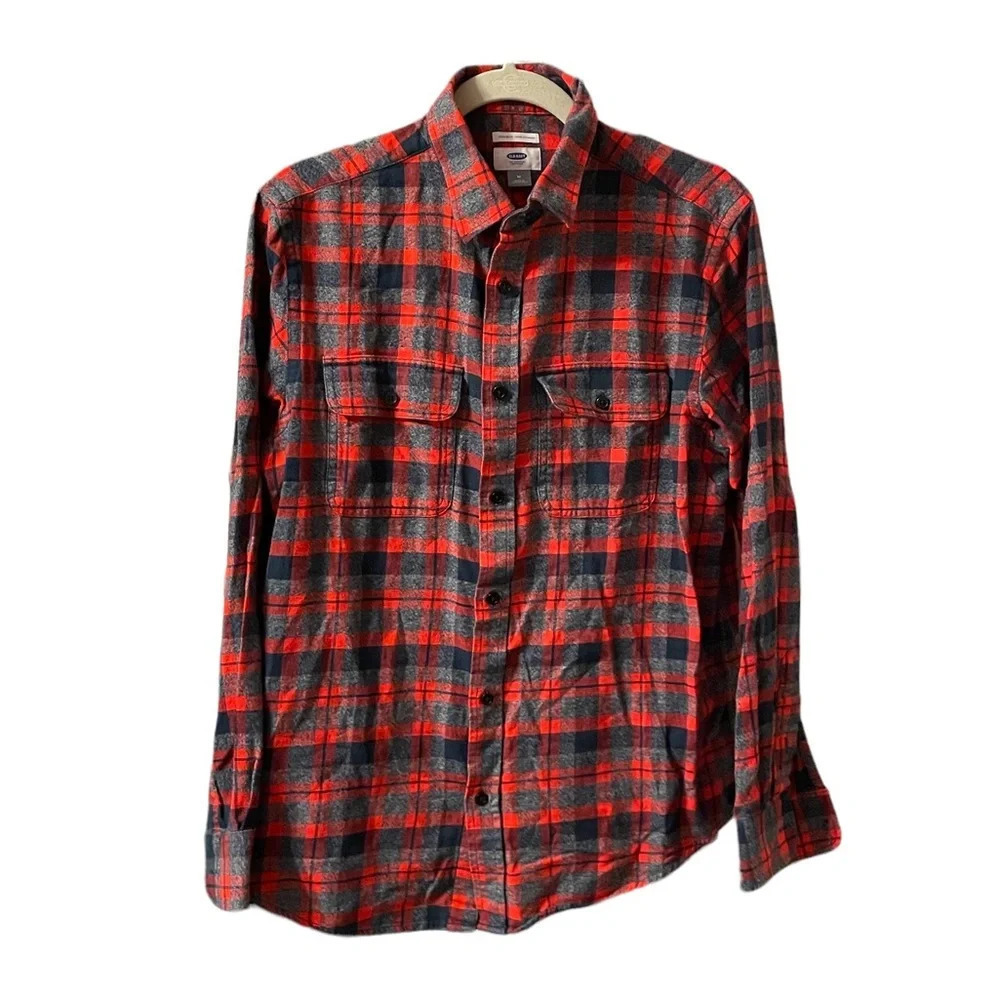 OLD NAVY RED AND GRAY PLAID FLANNEL TOP